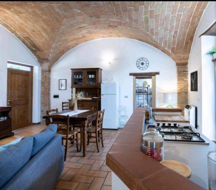 Pieve San QuiricoLa Bottega, Holiday Houseアパートメント エクステリア 写真